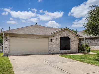 Living area at 3414 Yogi Berra WAY - 3 bed 2 bath home