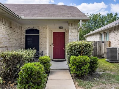 Primary bedroom at 3414 Yogi Berra WAY - 3 bed 2 bath home