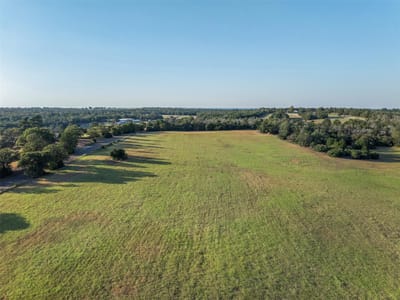 Living area at 3419 County Road 309 - A130, Lexington, TX