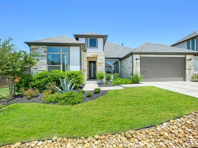 Living area at 342 Bridge Water LOOP - 3 bed 3 bath home