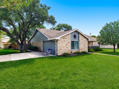 Kitchen at 3423 Bluebonnet TRL - 3 bed 2 bath home