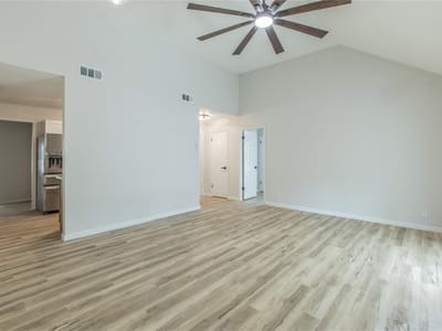 Photo 4 of 27 at 3430 Meadowhead DR - 3 bed 2 bath home