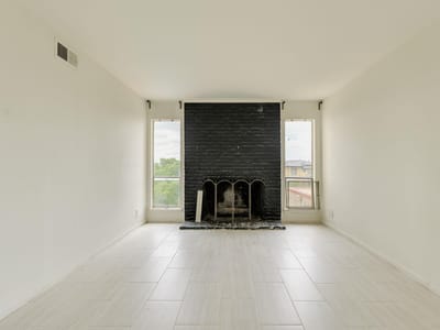 Living area at 3431 North Hills DR Unit #321 - 3 bed 2 bath home