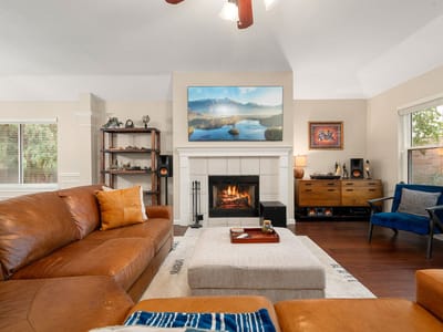 Photo 3 of 27 at 3440 Ribbon Reef LN - 3 bed 2 bath home