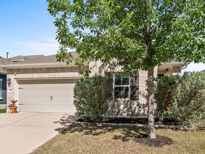 Living area at 348 Lacey Oak Loop - 3 bed 2 bath home