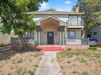 Property photo 2 at 3502 Speedway Speedway ST - 6 bed 3 bath home