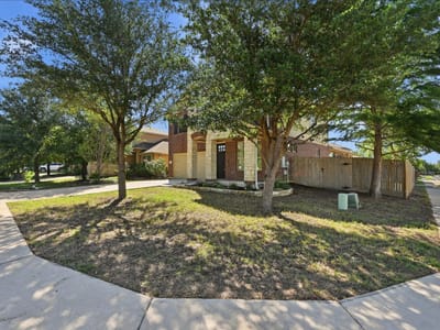 Living area at 351 Wincliff DR - 4 bed 2 bath home