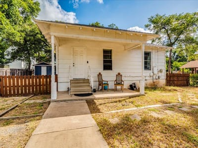 Property photo 4 at 3512 Gonzales ST - 2 bed 1 bath home