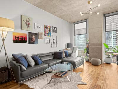 Photo 5 of 40 at 360 Nueces ST Unit #1306 - 1 bed 1 bath home