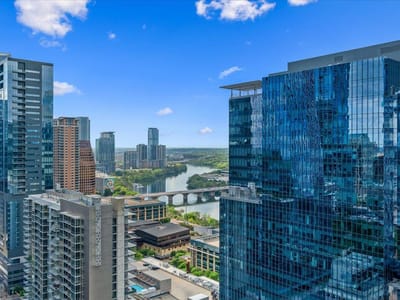 Living area at 360 Nueces ST Unit #2807 - 1 bed 1 bath home
