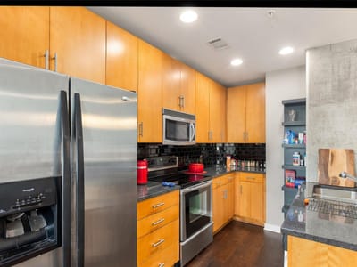Photo 5 of 18 at 360 Nueces ST Unit #3406 - 1 bed 1 bath home