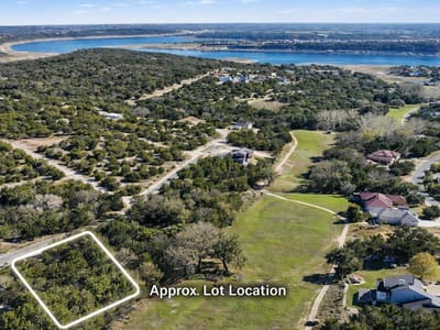 Living area at 3600 Congress Ave - Highland Lake Estates Sec 05, Lago Vista, TX
