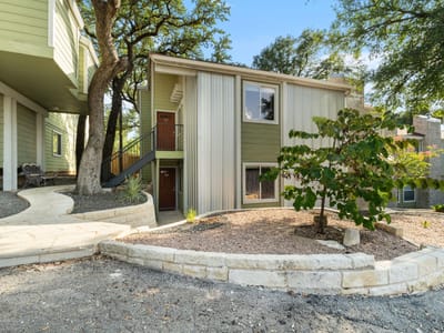 Living area at 3601 Menchaca RD Unit #110 - 2 bed 1 bath home