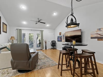 Living area at 3601 Menchaca RD Unit #215 - 1 bed 1 bath home