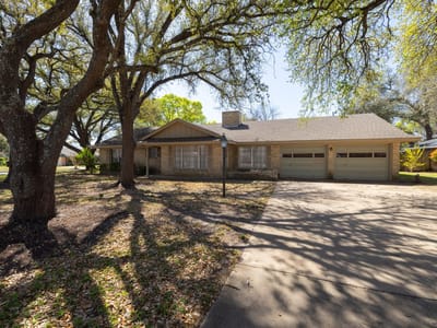 Kitchen at 3605 Del Norte BLVD - 3 bed 2 bath home