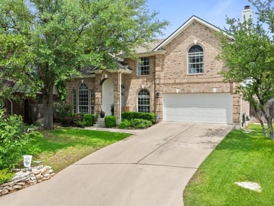 Living area at 3605 Sandoval Ct - 4 bed 3 bath home