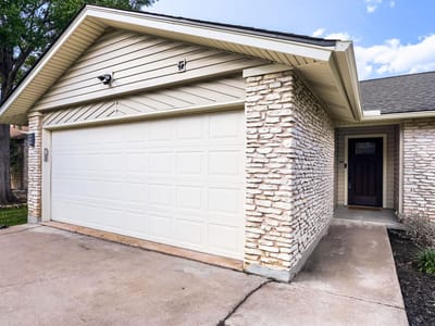 Photo 2 of 17 at 3606 Monument DR - 3 bed 2 bath home
