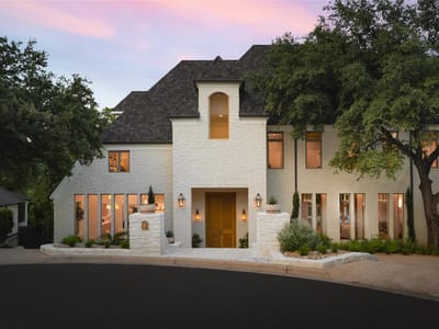 Living area at 3614 Murillo Cir - 6 bed 7 bath home