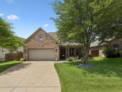 Living area at 3635 Pine Needle CIR - 4 bed 2 bath home