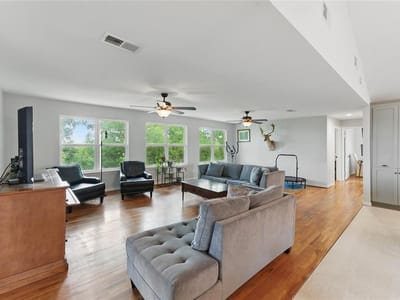 Living area at 366 Arrow Hl - 4 bed 3 bath home