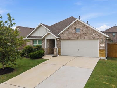 Living area at 366 Cold River RUN - 3 bed 2 bath home