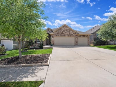 Living area at 368 Founders Rdg - 3 bed 2 bath home