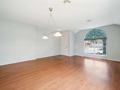 Property photo 5 at 3704 Crownover ST - 3 bed 2 bath home