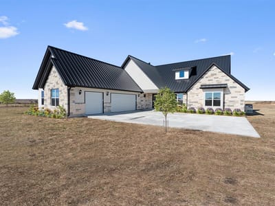 Living area at 3705 County Road 211 - 4 bed 3 bath home
