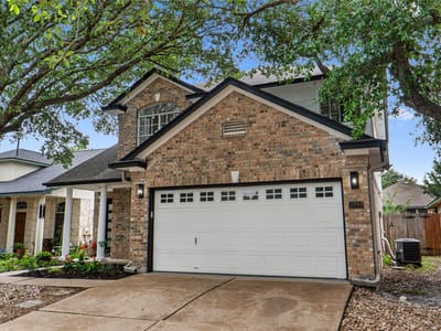Living area at 3709 Bratton Heights DR - 3 bed 2 bath home