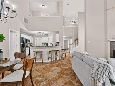 Living area at 3713 Norman LOOP - 4 bed 2 bath home
