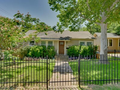 Photo 2 of 31 at 3717 Werner Ave - 2 bed 1 bath home