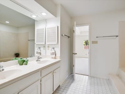 Property photo 5 at 3718 Williamsburg CIR - 2 bed 2 bath home