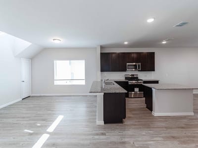 Property photo 5 at 372 Kenai DR - 3 bed 2 bath home