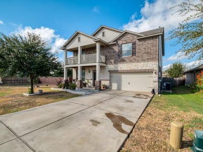 Property photo 3 at 3725 Anchor Bay DR - 5 bed 3 bath home
