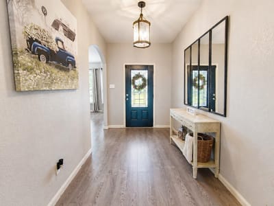 Living area at 373 Azalea Way - 3 bed 2 bath home