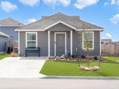 Living area at 373 Cowpoke DR - 4 bed 2 bath home
