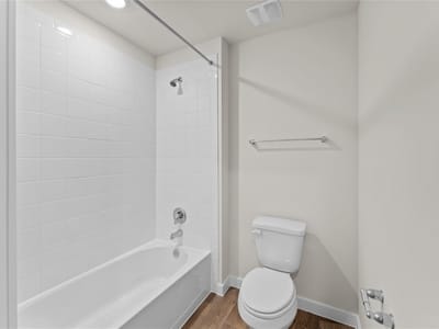 Bathroom at 375 Elkins Prairie Dr - 6 bed 2 bath home