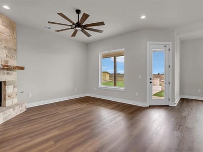 Property photo 4 at 379 Prairie Point DR - 4 bed 2 bath home