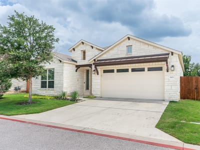 Living area at 3805 Wales CT - 3 bed 2 bath home
