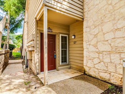 Living area at 3809 Spicewood Springs RD Unit #127 - 2 bed 2 bath home