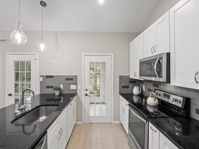 Primary bedroom at 3809 Spicewood Springs RD Unit #137 - 3 bed 2 bath home