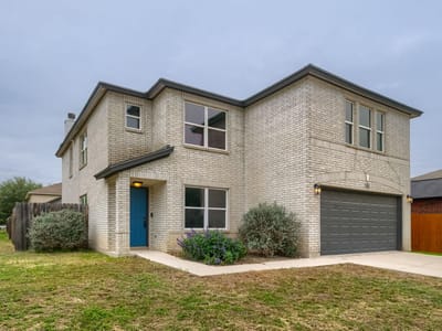 Living area at 381 Scenic Meadow Mdw - 4 bed 2 bath home