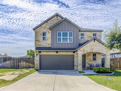 Living area at 3813 Birdwatch LOOP - 3 bed 2 bath home