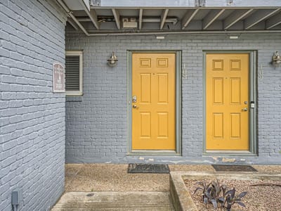 Living area at 3815 Guadalupe St Unit #103 - 1 bed 1 bath home
