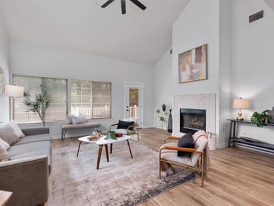 Living area at 3817 Newland DR - 4 bed 2 bath home