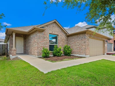 Living area at 382 Limerick RD - 3 bed 2 bath home