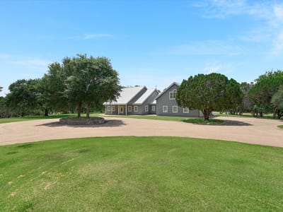 Property photo 2 at 3820 River RD - 3 bed 3 bath home