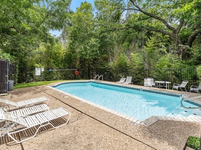 Primary bedroom at 3839 Dry Creek DR Unit #106 - 1 bed 1 bath home