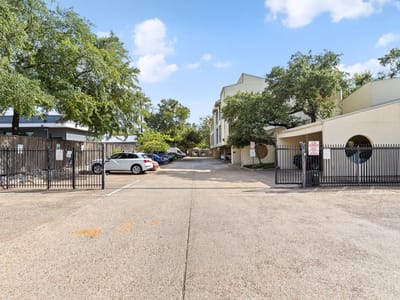Property photo 4 at 3840 Far West BLVD Unit #225 - 1 bed 1 bath home