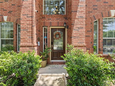 Property photo 4 at 3841 Lagoona DR - 5 bed 3 bath home